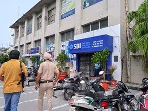 SBI passes RBI rate cut benefit to borrowers